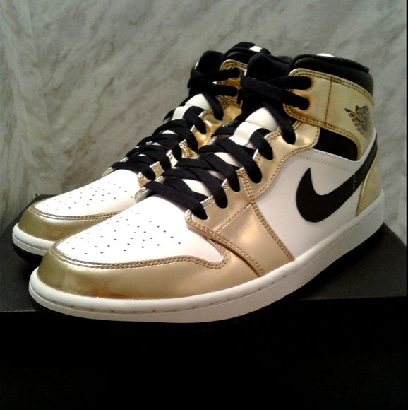 Jordan Other - Nike Air Jordan 1 Mid SE Metallic Gold black white